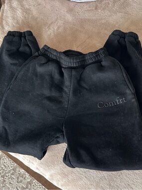 Black 'Comfrt' Embossed Sweatpants